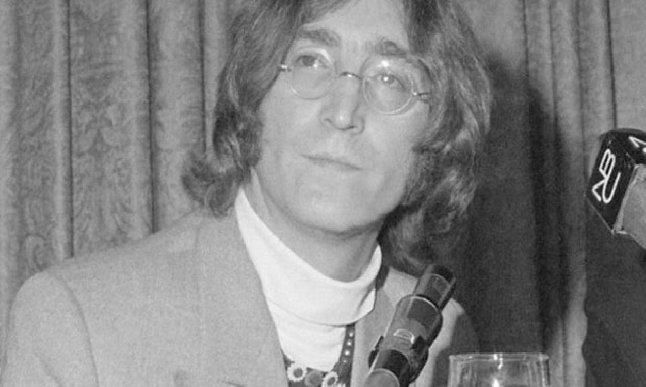 John Lennon’ın güneş gözlükleri açık artırmada 