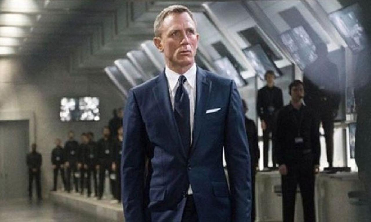 James Bond, Son Filminde Baba Oluyor 