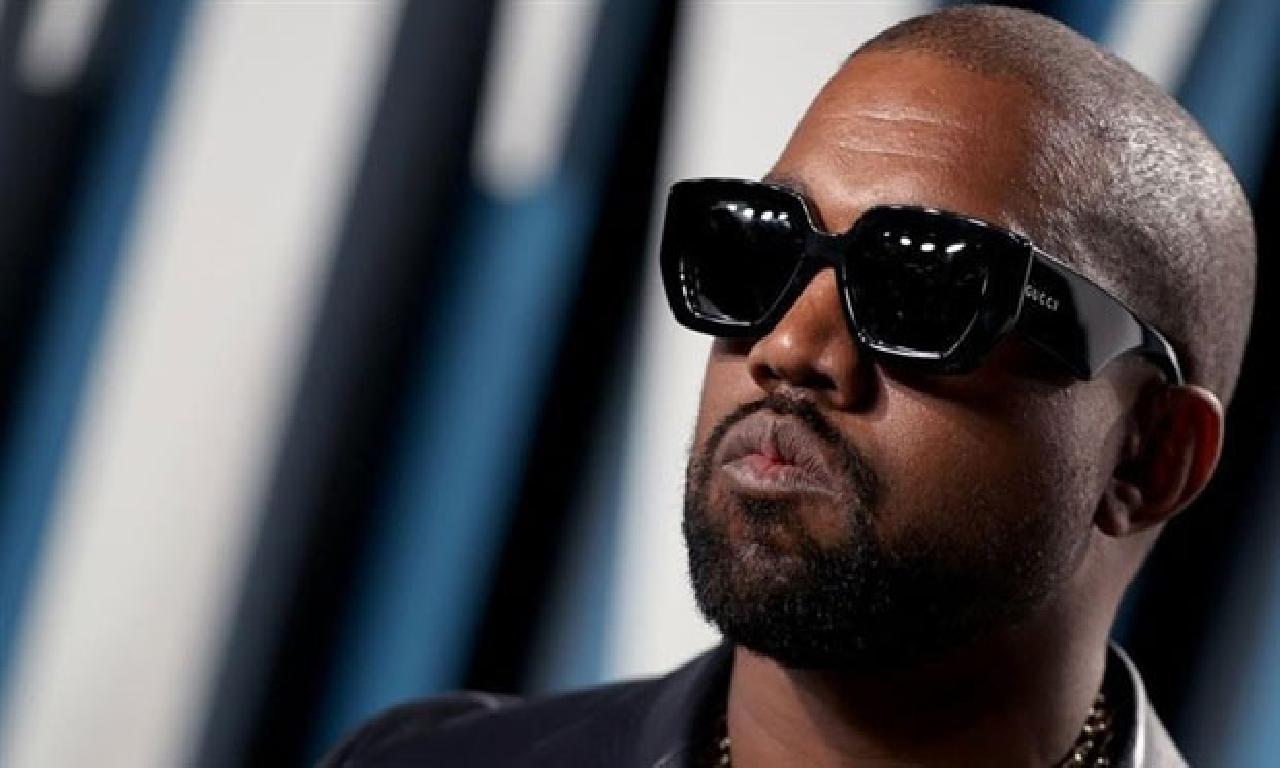 Kanye West, adını değiştirdi 