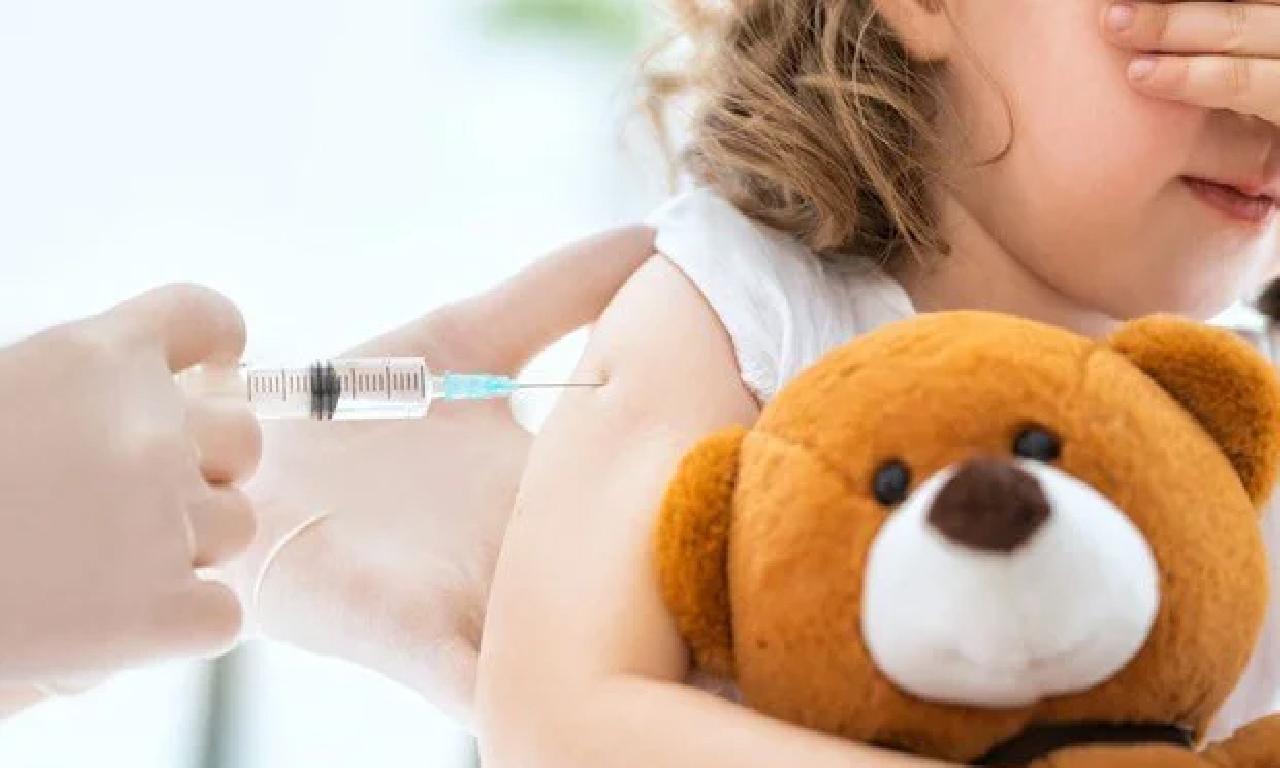 5 yaş altı Covid aşısına tehir 