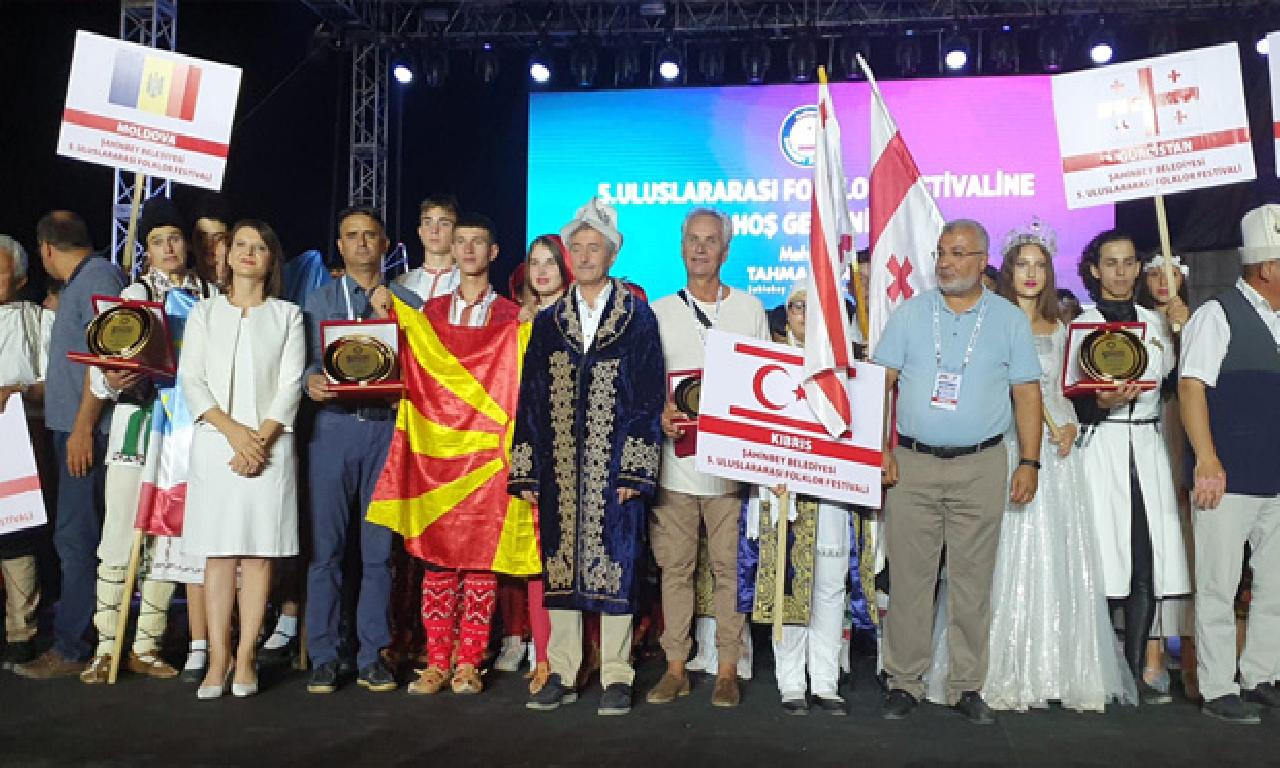 Güzelyurt Belediyesi Halk Dansları Ekibi halk bilimi festivaline katıldı 