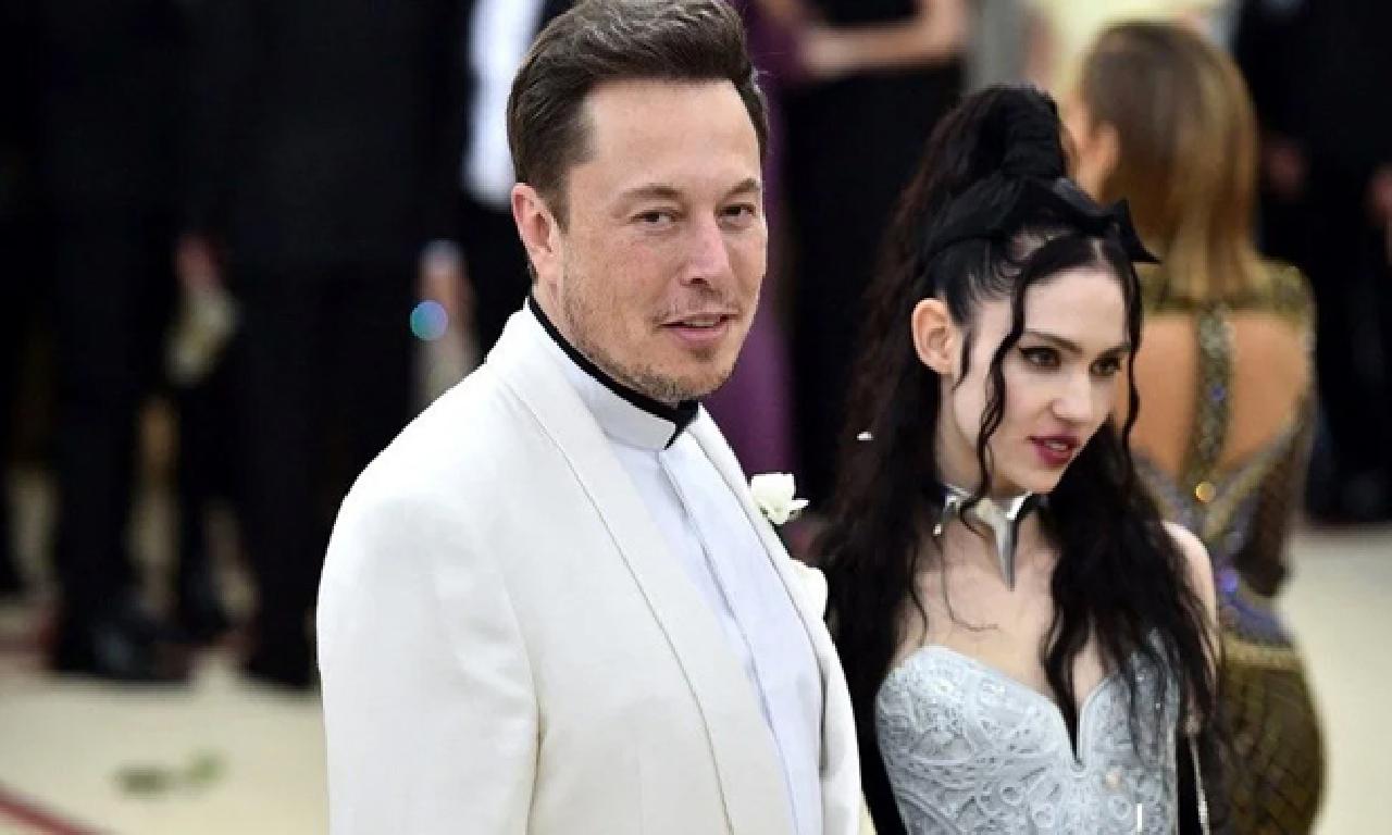 Elon Musk'ın yıpranmış sevgilisi şarkıcı Grimes elf kulağı ameliyatı yaptırdı 