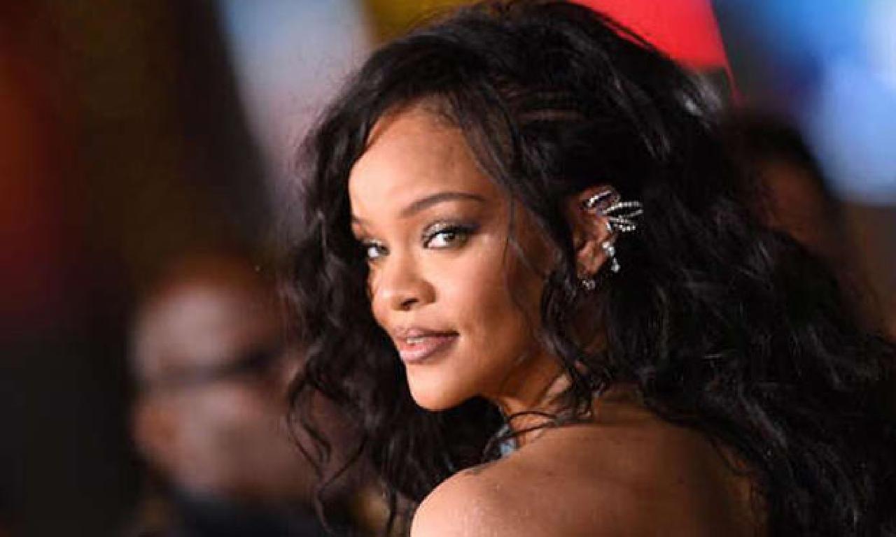 Rihanna'dan hayranlarına sürpriz: 5 yıl müteakiben müziğe arka döndü 