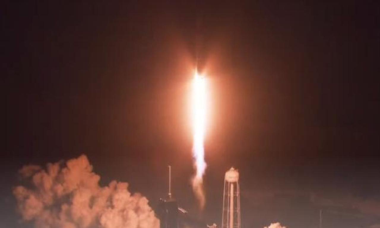 SpaceX 4 kişilik ekibi Uluslararası Uzay İstasyonu'na gönderdi 