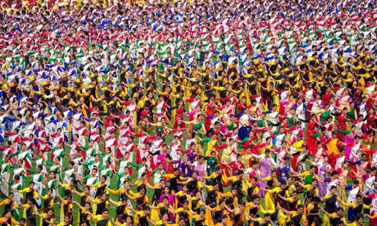 Bihu dansı Guinness Rekorlar Kitabı'nda: 10 kapı aşkın kişi aynı anda raks etti 