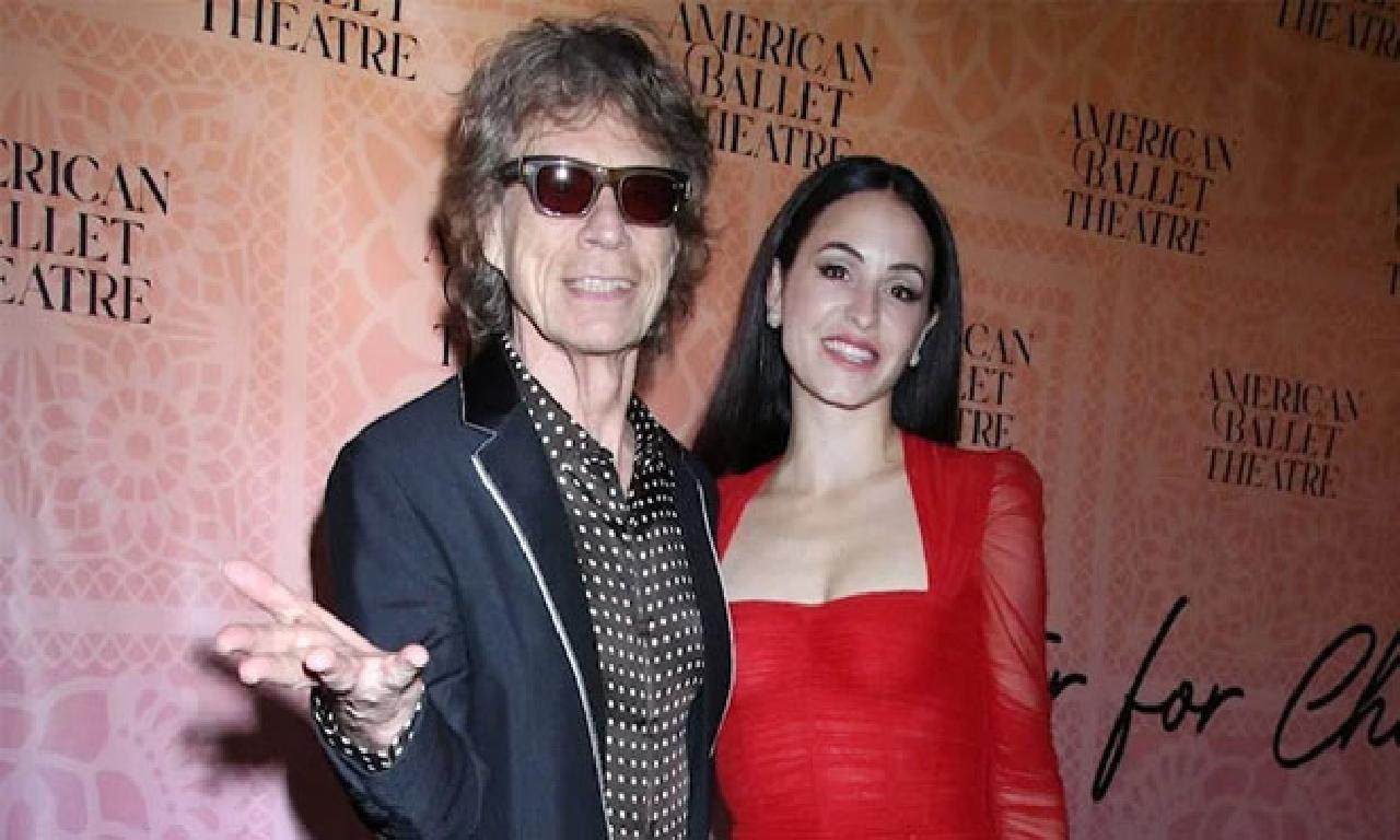 79 yaşındaki ünlü rockçı Mick Jagger, 36 yaşındaki sevgilisiyle nişanlandı 