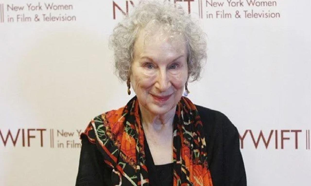 Yazar Margaret Atwood'dan sun'î böğüş şirketlerine çağrı 