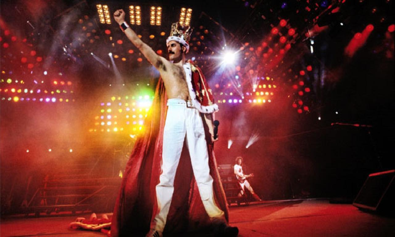 Freddie Mercury'nin kişisel eşyalarından oluşan koleksiyonu müzayede öncesi Londra’da sergileniyor 