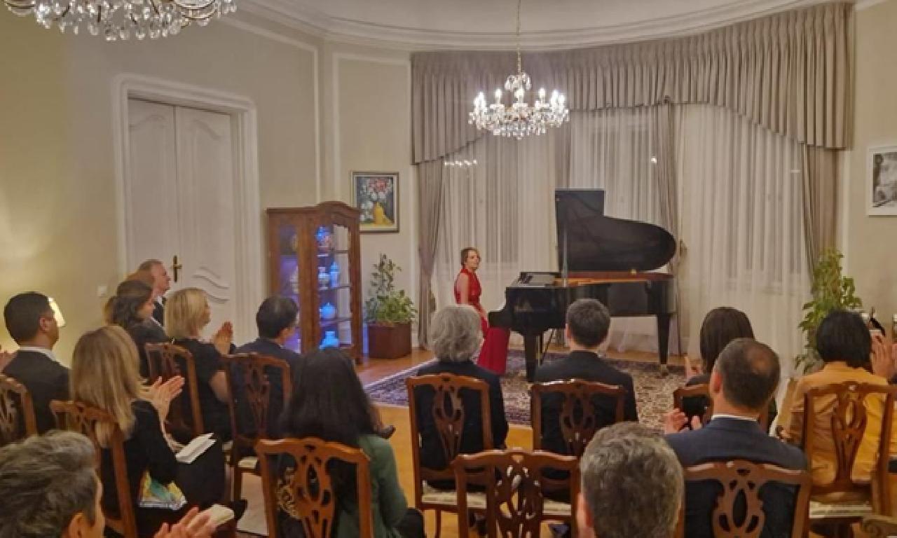 Piyanist Rüya Taner Türkiye Cumhuriyeti'nin 100. yılı kutlamaları kapsamında Viyana’da dinleti cömert 
