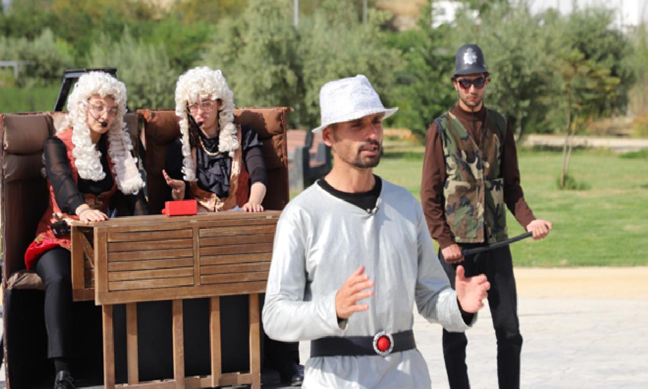 “Eşeğin Gölgesi” oyunu yarın akşam Kızılbaş Parkı'nda sahnelenecek - back
