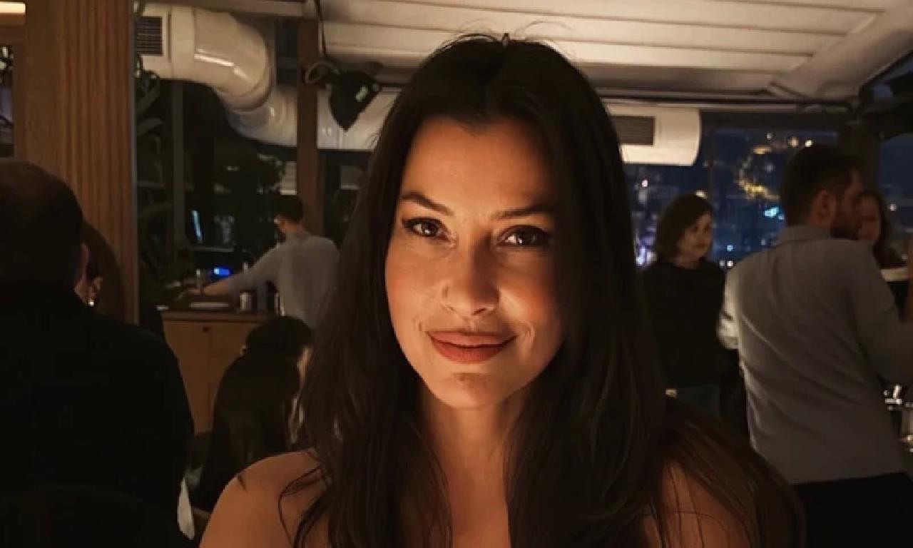 Müjde Uzman'dan Kızılcık Şerbeti tepkisi! Soruyu duyunca röportajı bitirdi - back