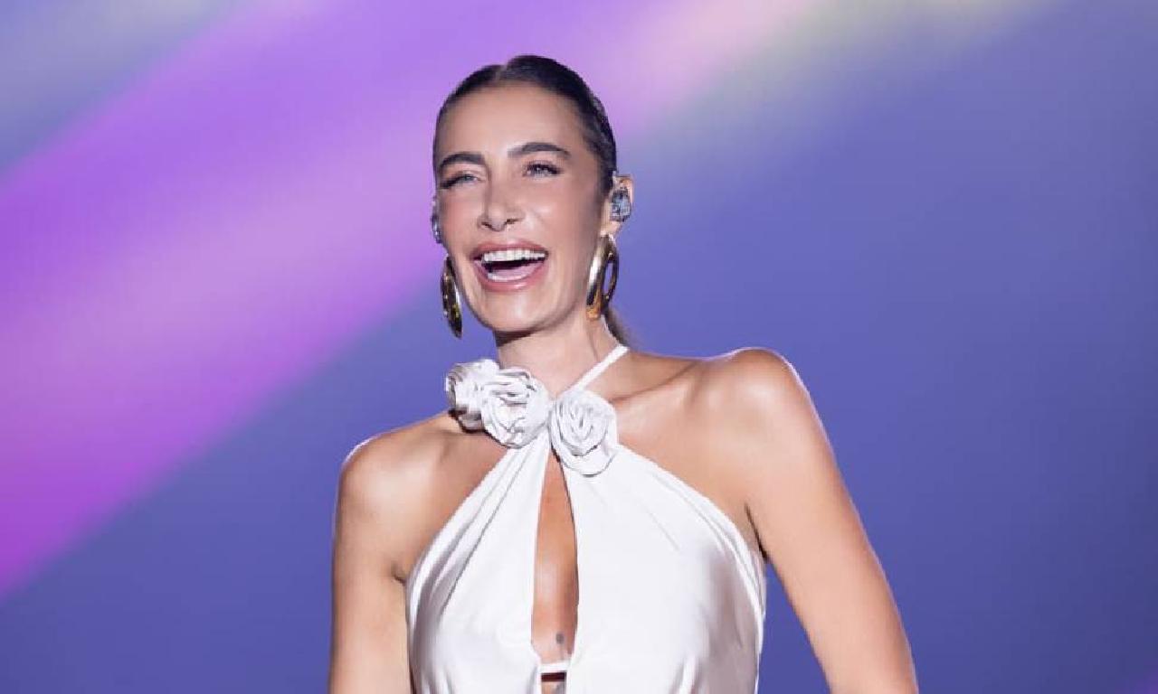 Sıla’dan Merit Royal Diamond’da müzik ziyafeti - back