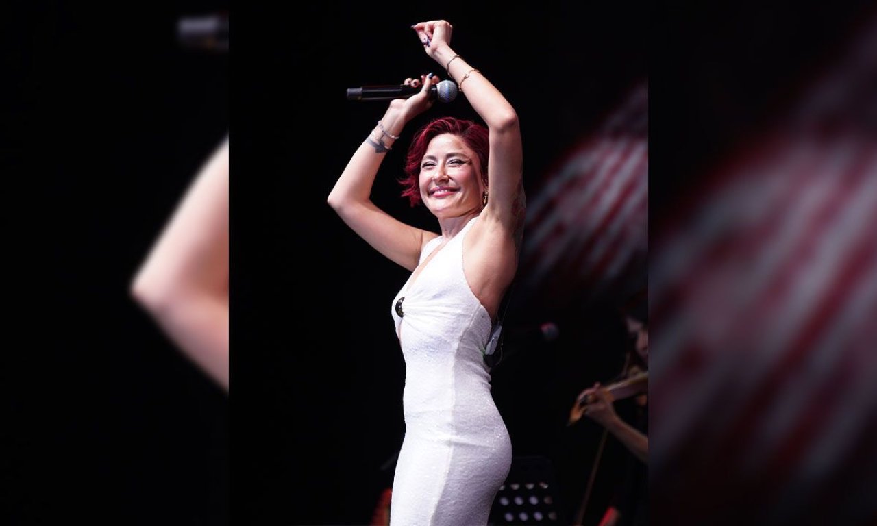 Melek Mosso, Les Arena'da Unutulmaz Bir Geceye İmza Attı