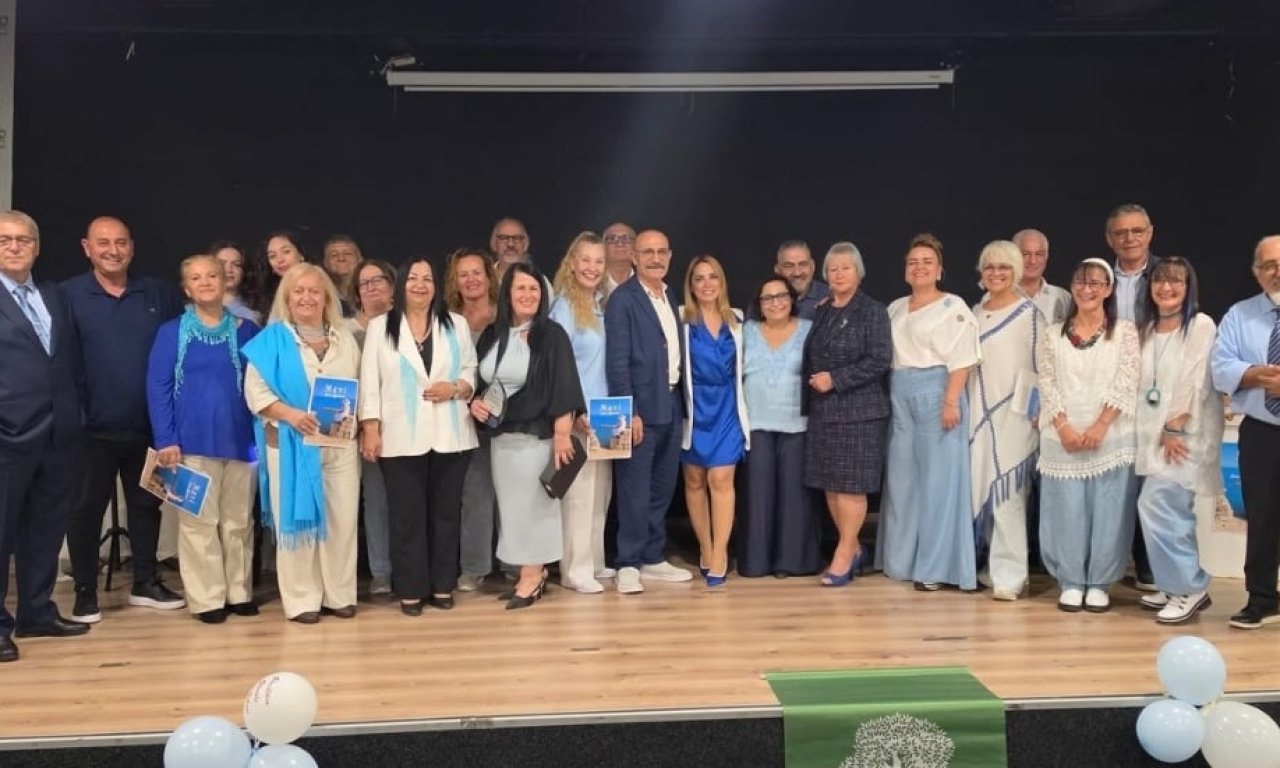 Şeniz Akşahinler'in "Mavi" Kitabı Tanıtıldı